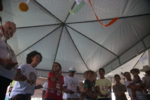 Rede simbolizou os laços construídos entre as diversas formas de resistência ao modelo de desenvolvimento. (Foto: Renato Cosentino).