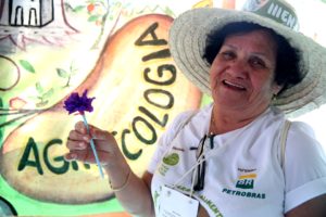 Agricultora Elzude, de Érico Cardoso (BA), que cantou uma música em homenagem ao Rio. (Foto: Renato Cosentino)